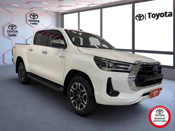 TOYOTA HILUX 2.8 D-4D TURBO DIESEL CD POWER PACK 4X4 MANUAL